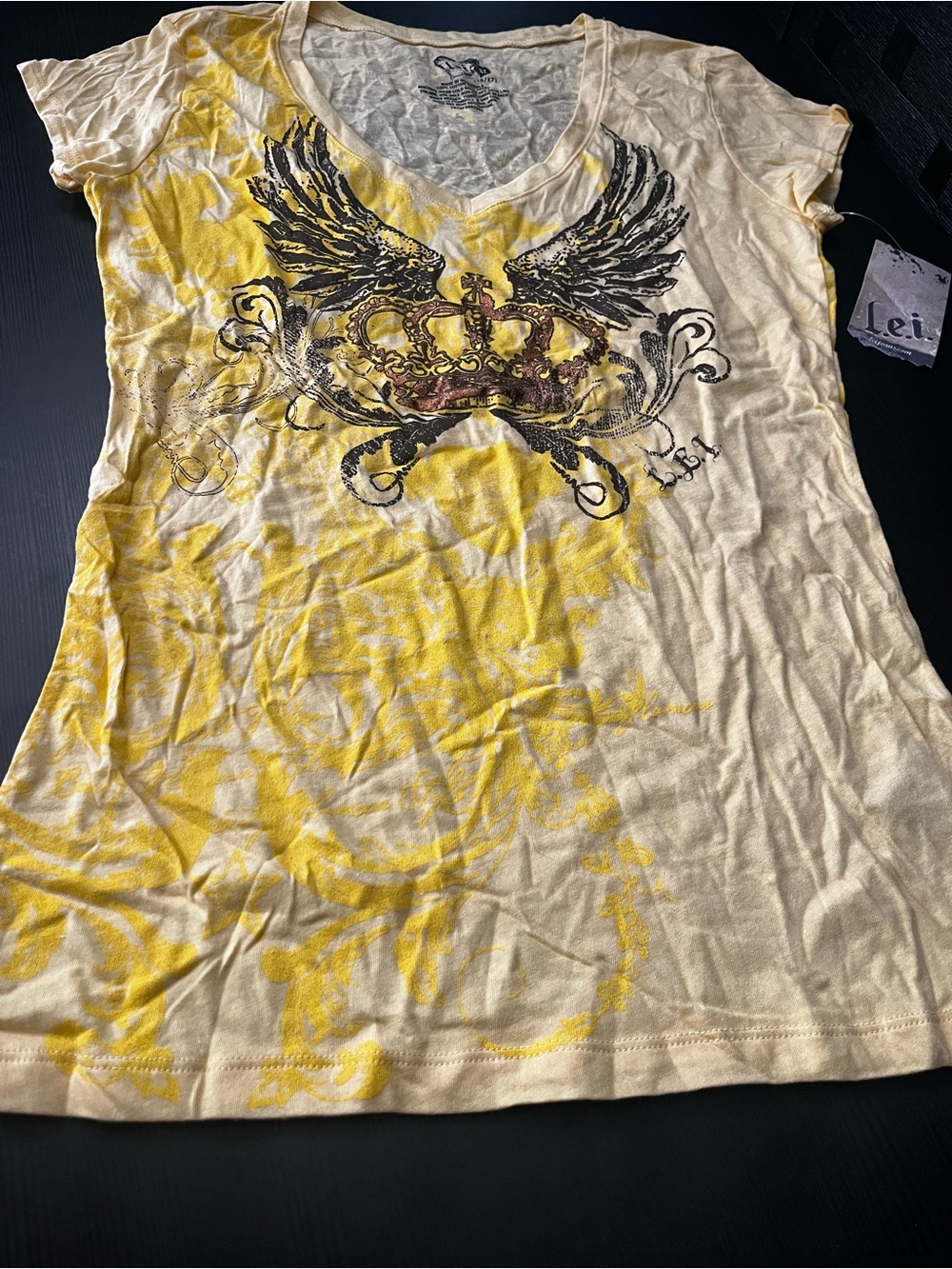 Vintage LEI Women's Yellow Graphic T-Shirt with Crown and Wings Size XL